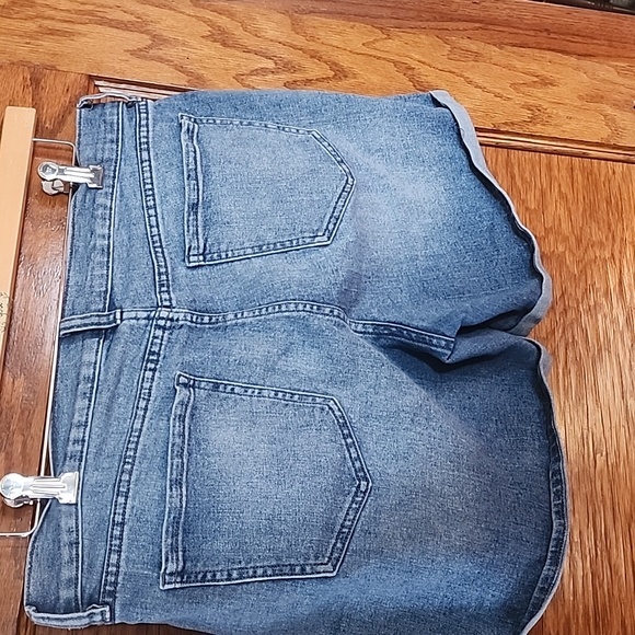 Old navy‎ jean shorts - Picture 4 of 9